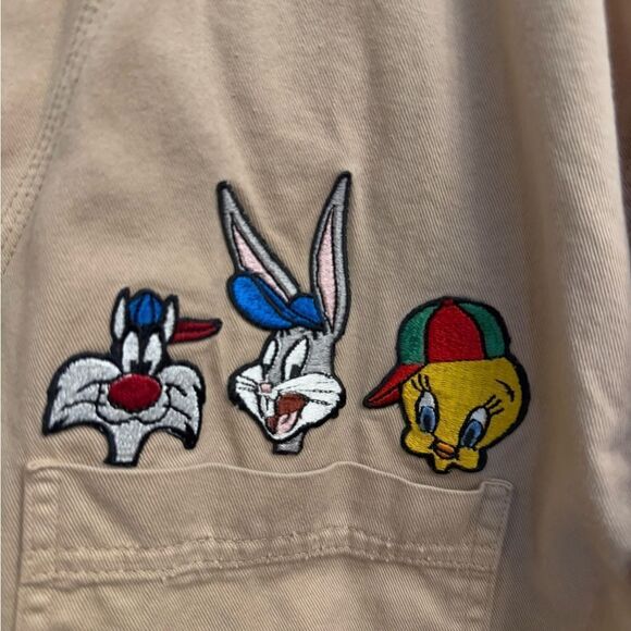 Vintage 90’s CMG Looney Tunes Size Medium Unisex Embroidered Button Up Top - Picture 5 of 13